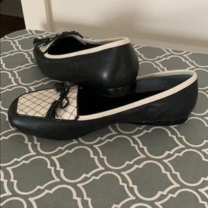 🍀Sale🍀 Enzo Angiolini flats - Size 7 Wide